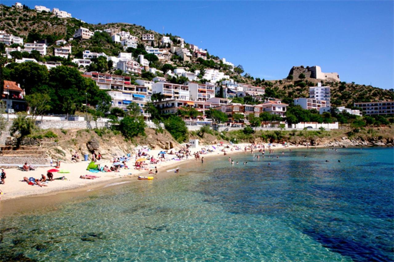 Blue Bay Apartman Roses Kültér fotó
